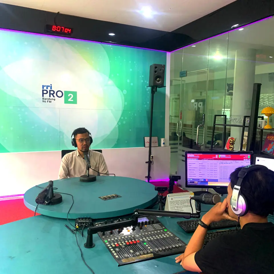 Dhiya di studio RRI Pro 2